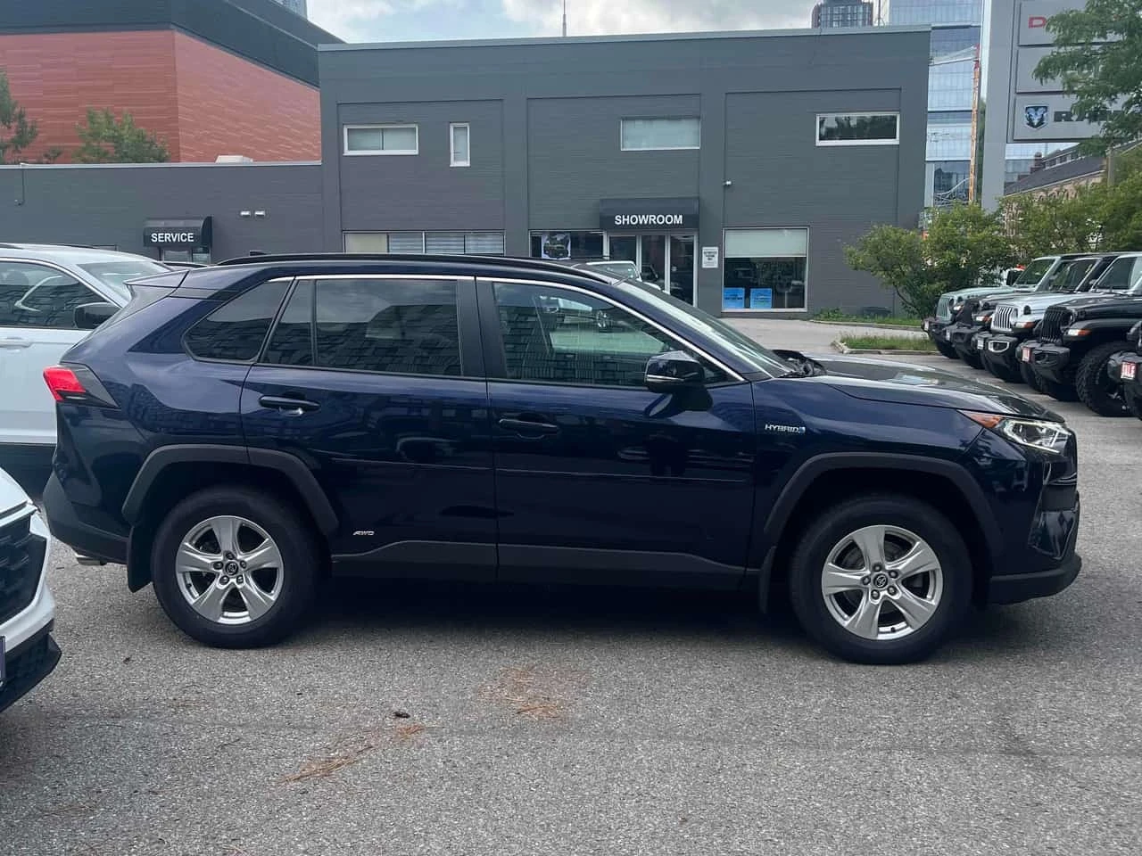 Toyota Rav4 * Hybrid XLE * ОТ ПРЕДСТАВИТЕЛСТВО НА TOYOTA, снимка 4 - Автомобили и джипове - 56180741