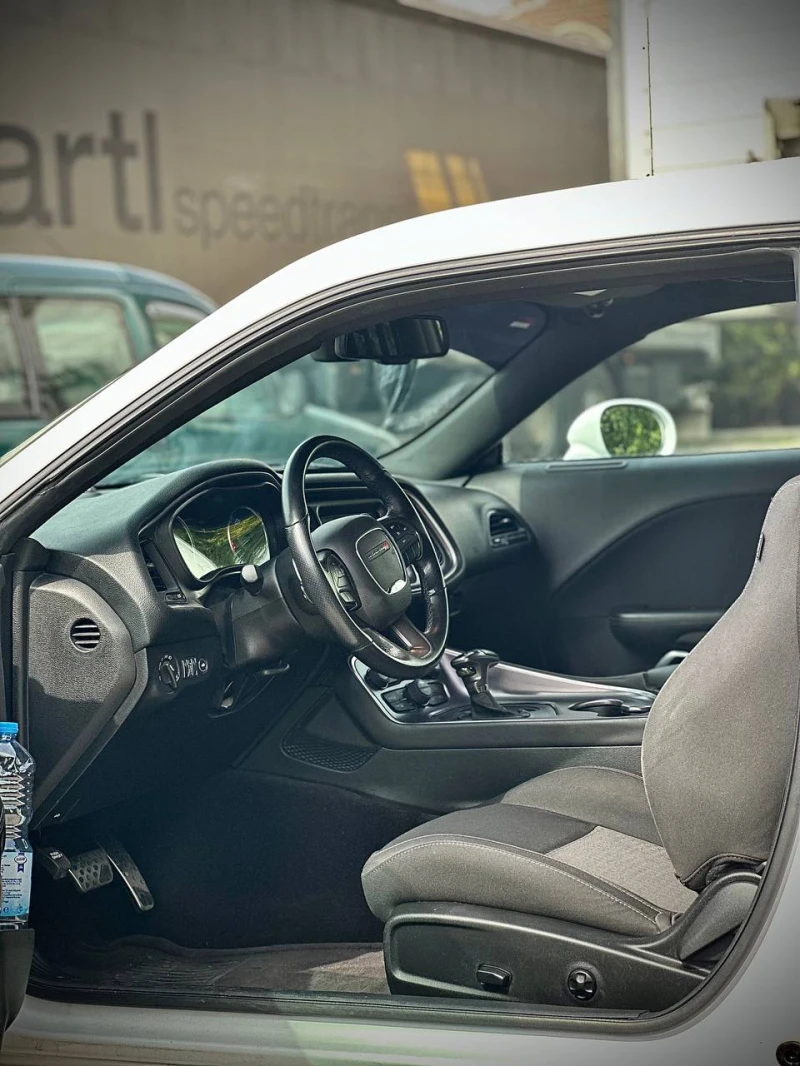 Dodge Challenger 5.7 Hemi СПОРТНА ГЕНЕРАЦИЯ, снимка 11 - Автомобили и джипове - 52653558