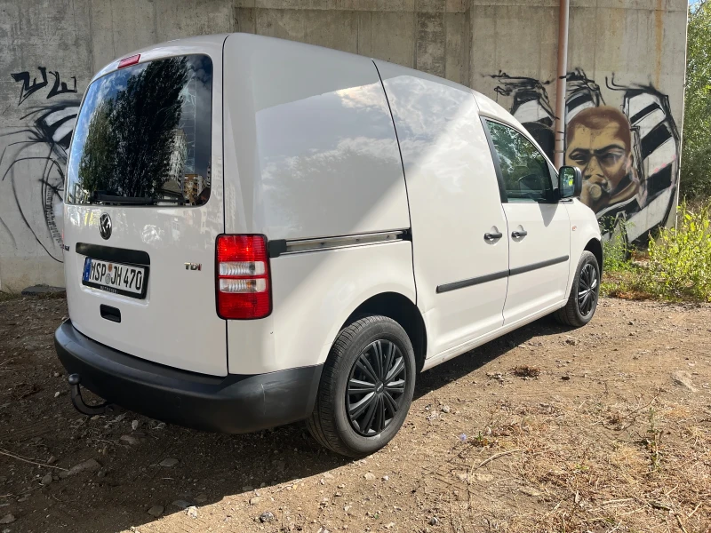 VW Caddy 1.6 TDI, снимка 10 - Автомобили и джипове - 47637279