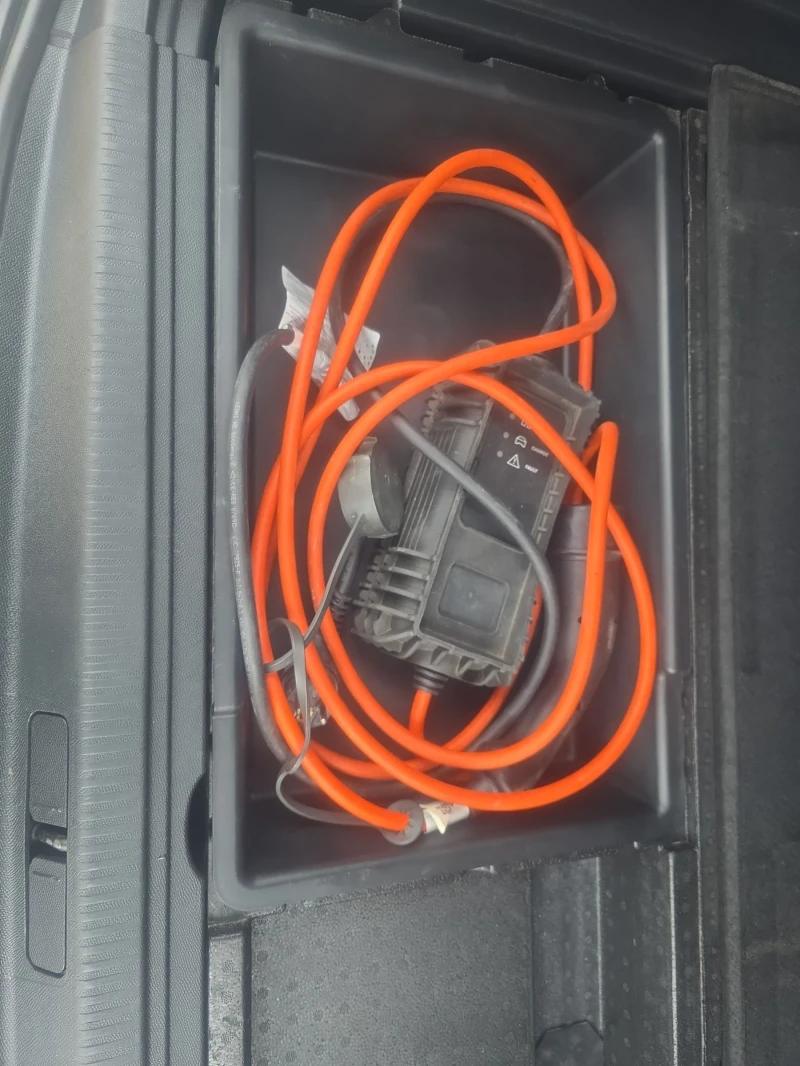 Peugeot 3008 Gt, Plug Hibrid, 4x4, 300Hp, Camera, Distronik, снимка 13 - Автомобили и джипове - 51202298