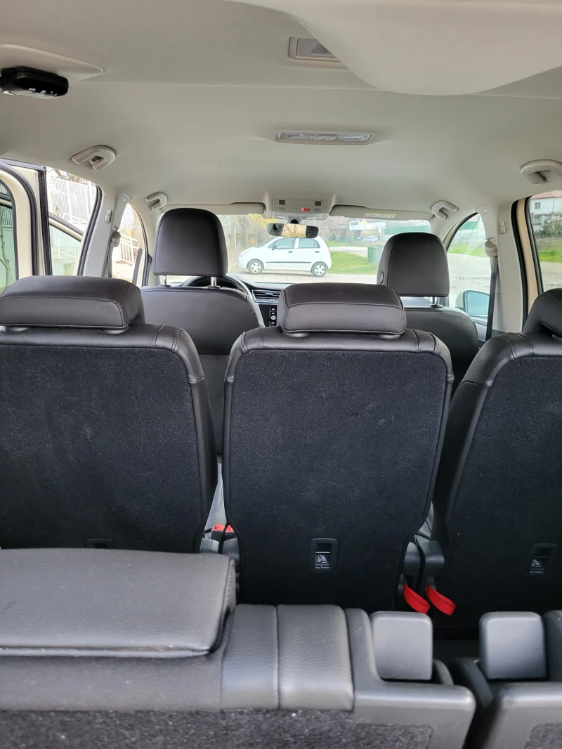 VW Touran 2.0 TDI , снимка 11 - Автомобили и джипове - 52655715