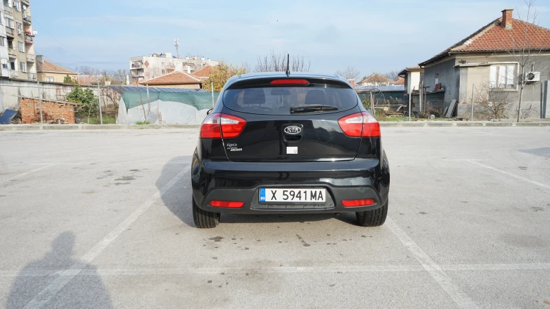 Kia Rio 1.4, снимка 5 - Автомобили и джипове - 52706350