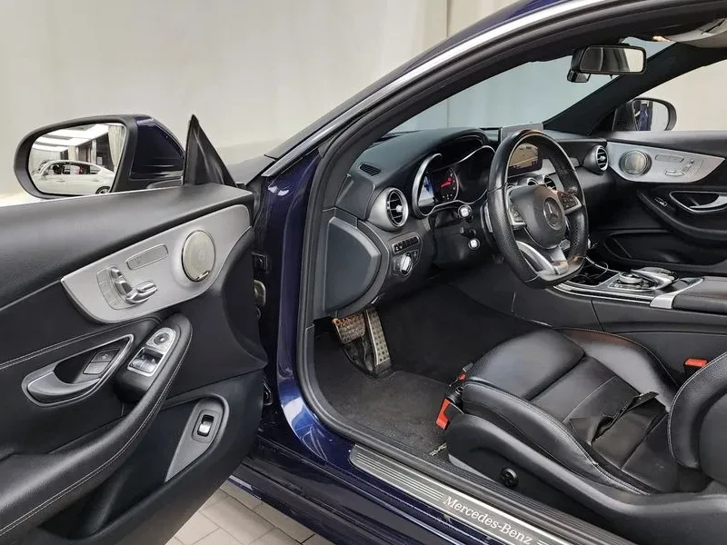 Mercedes-Benz C 200 COUPE, снимка 10 - Автомобили и джипове - 54911427