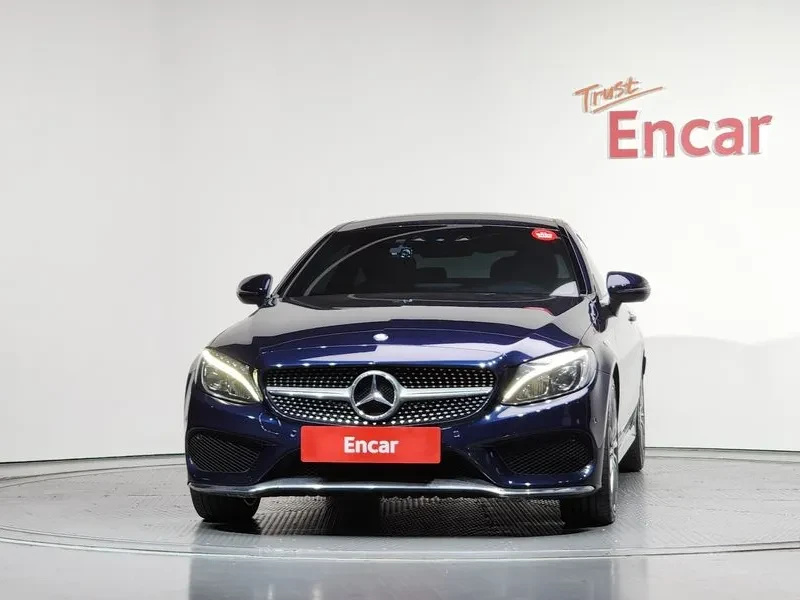 Mercedes-Benz C 200 COUPE, снимка 3 - Автомобили и джипове - 54911427