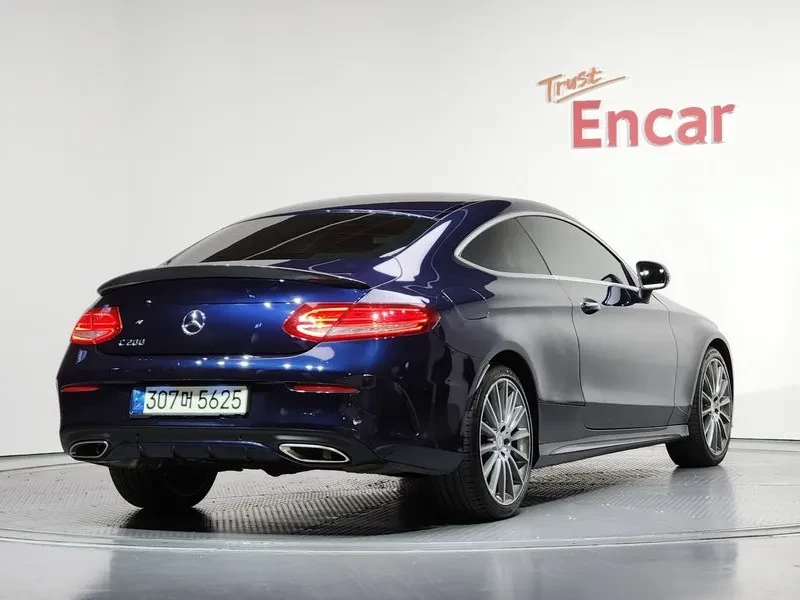 Mercedes-Benz C 200 COUPE, снимка 2 - Автомобили и джипове - 54911427