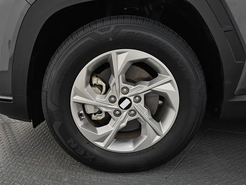 Hyundai Tucson 2.0 2WD MODERN 10K KM, снимка 5 - Автомобили и джипове - 56325358