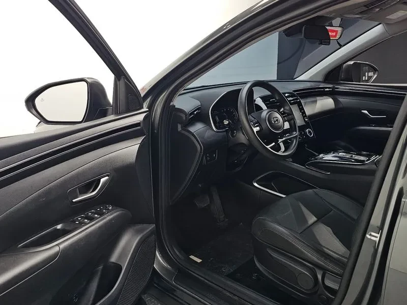 Hyundai Tucson 2.0 2WD MODERN 10K KM, снимка 10 - Автомобили и джипове - 56325358