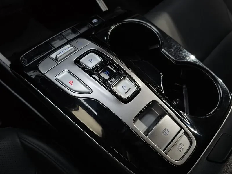 Hyundai Tucson 2.0 2WD MODERN 10K KM, снимка 9 - Автомобили и джипове - 56325358