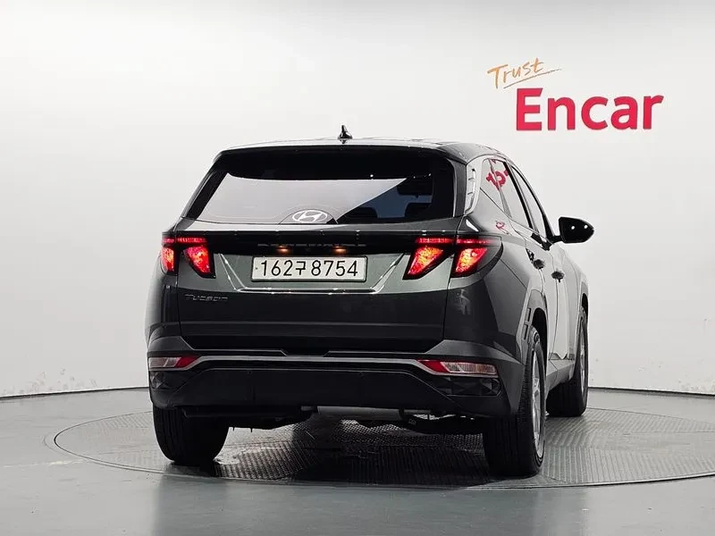 Hyundai Tucson 2.0 2WD MODERN 10K KM, снимка 4 - Автомобили и джипове - 56325358