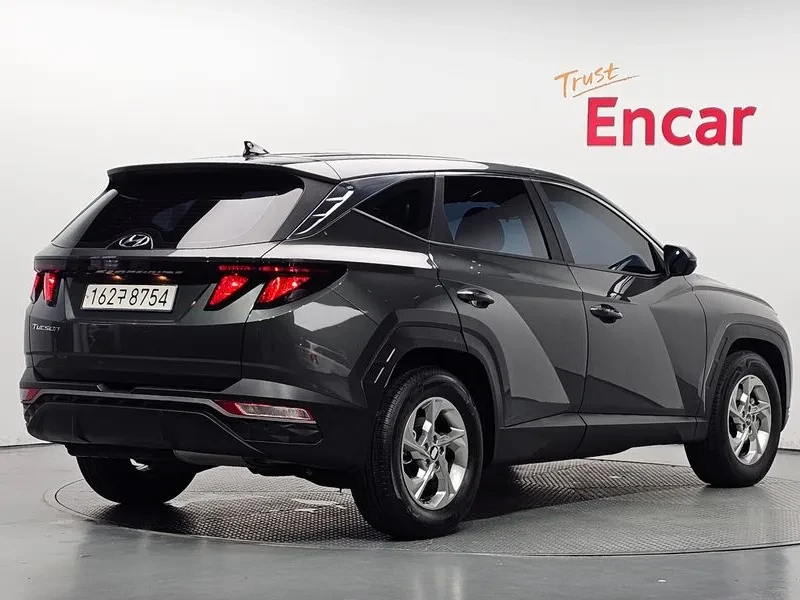 Hyundai Tucson 2.0 2WD MODERN 10K KM, снимка 2 - Автомобили и джипове - 56325358