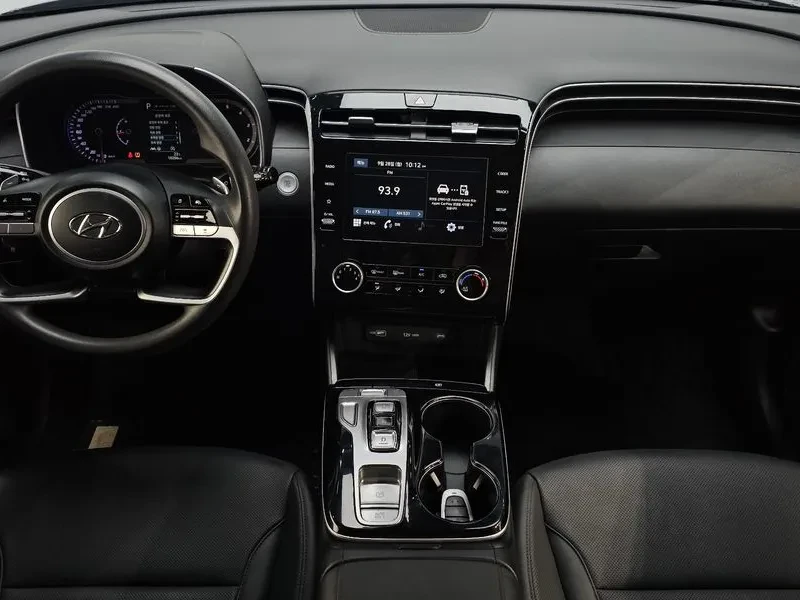 Hyundai Tucson 2.0 2WD MODERN 10K KM, снимка 7 - Автомобили и джипове - 56325358