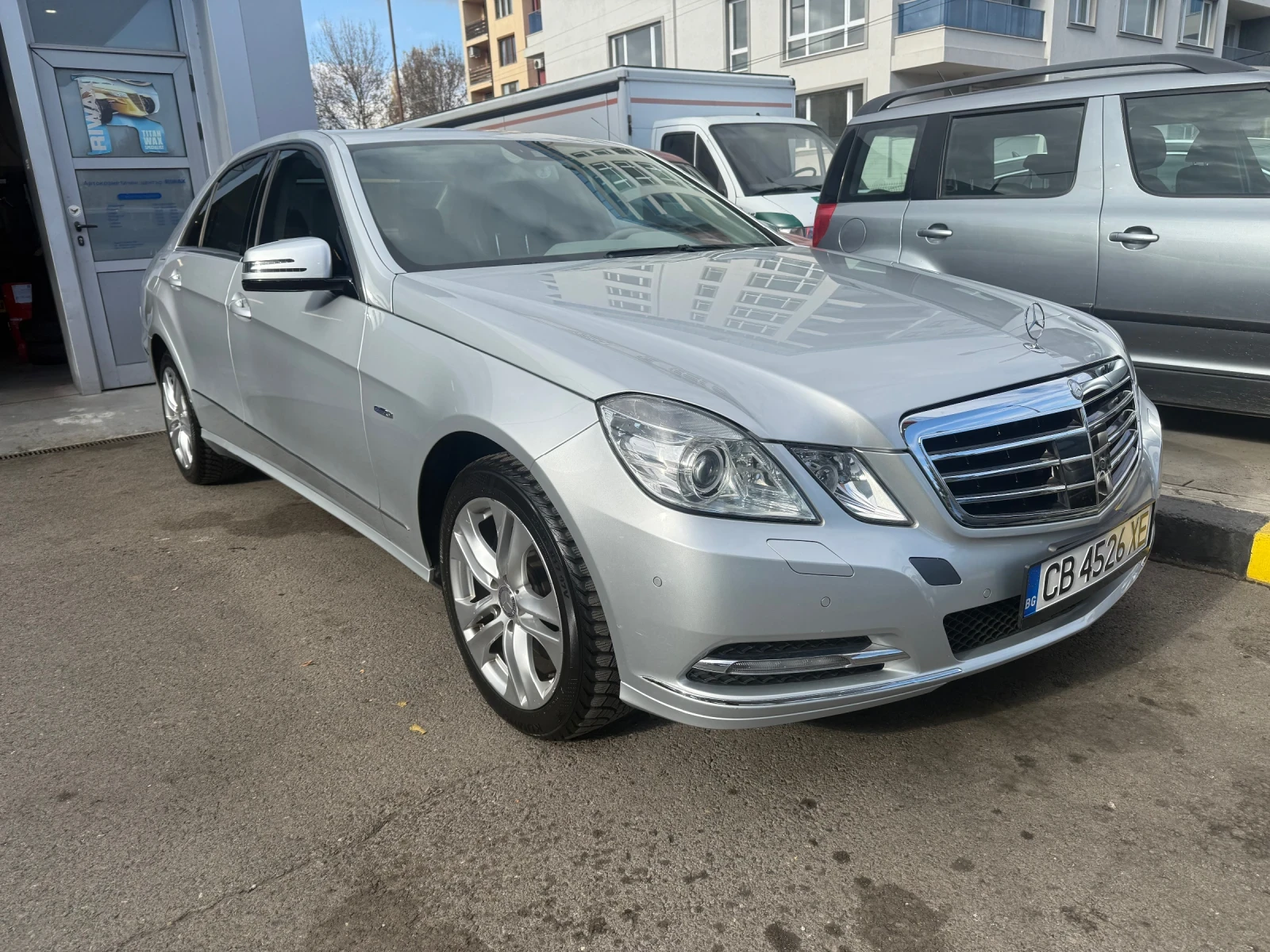 Mercedes-Benz E 350 3.5/4matik/FULL/FULL/FULL! - изображение 2