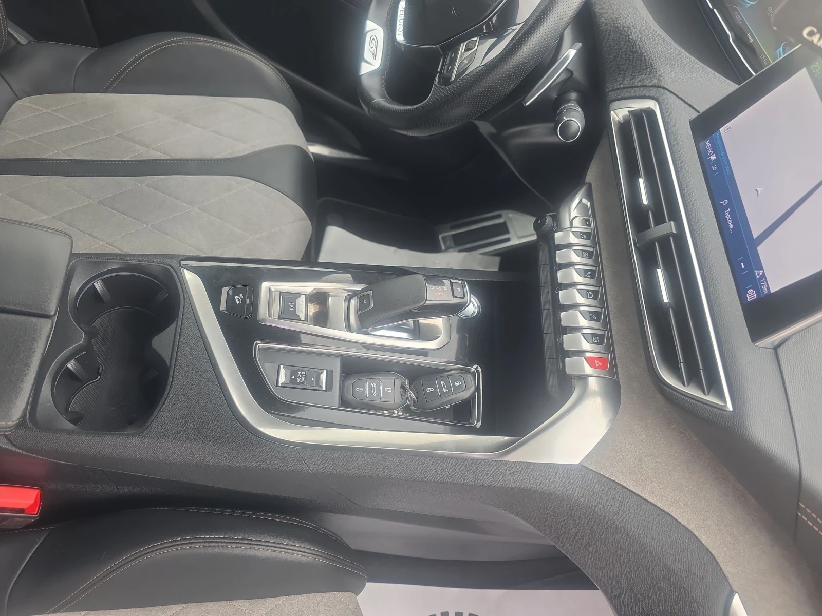 Peugeot 3008 Gt, Plug Hibrid, 4x4, 300Hp, Camera, Distronik | Mobile.bg   12