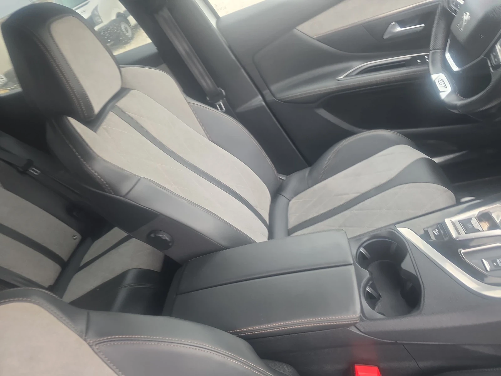 Peugeot 3008 Gt, Plug Hibrid, 4x4, 300Hp, Camera, Distronik | Mobile.bg   11