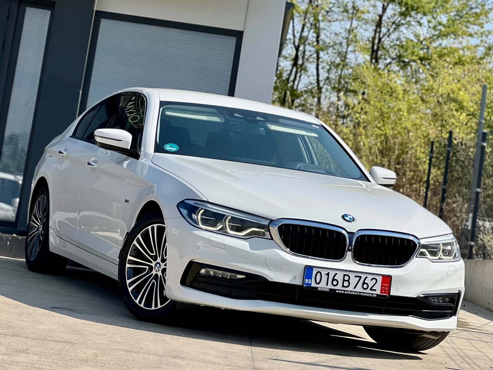 BMW 530 SPORT LINE / LASER / РЕАЛЕН ПРОБЕГ / ПОДГРЯВАНЕ - изображение 3