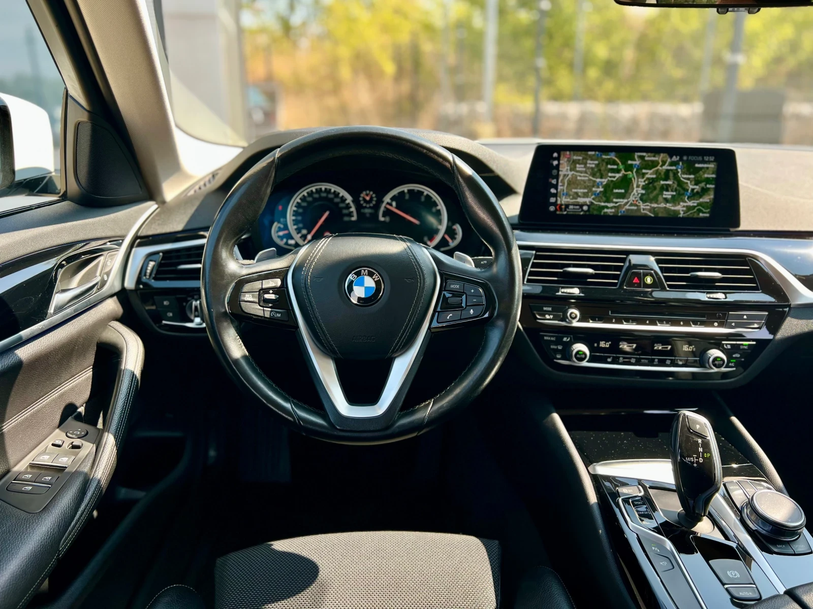 BMW 530 SPORT LINE / LASER / РЕАЛЕН ПРОБЕГ / ПОДГРЯВАНЕ - изображение 6