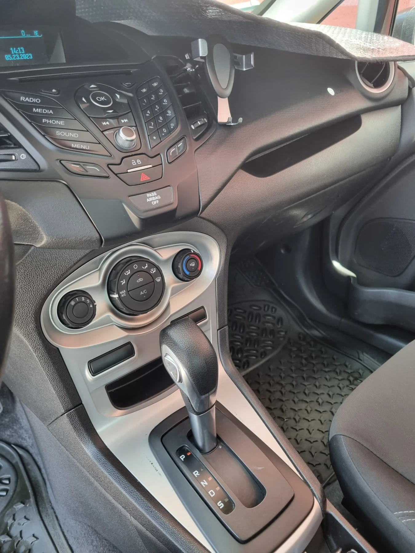 Ford Fiesta  - изображение 10