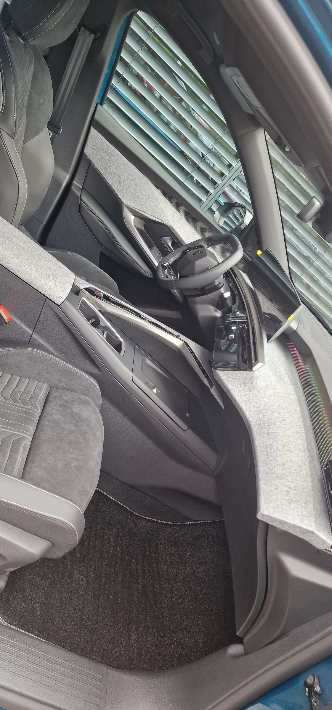 Peugeot 3008 145 48v Hybrid - Matrix/Масаж - всички екстри  - изображение 6