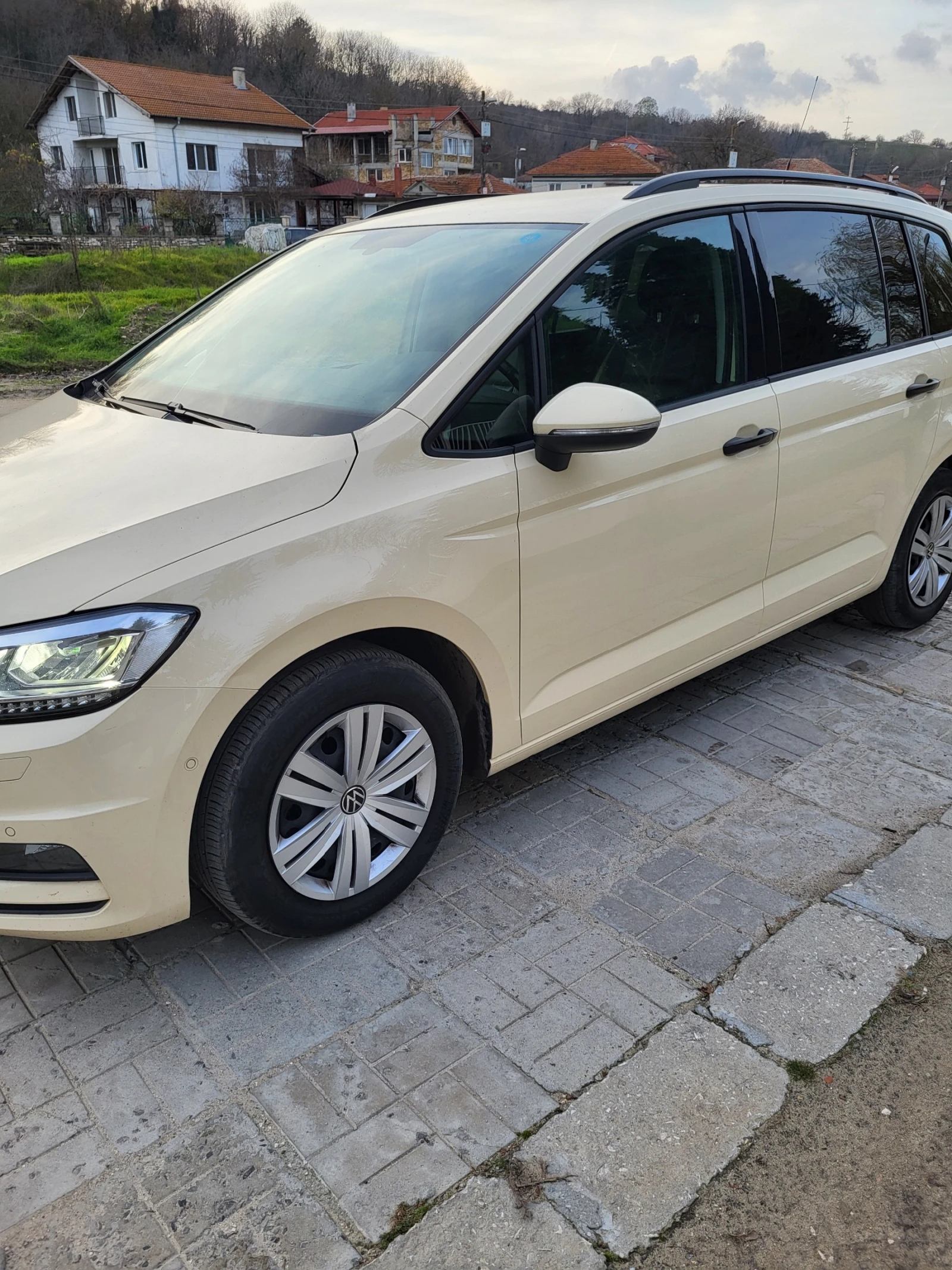 VW Touran 2.0 TDI  - изображение 2