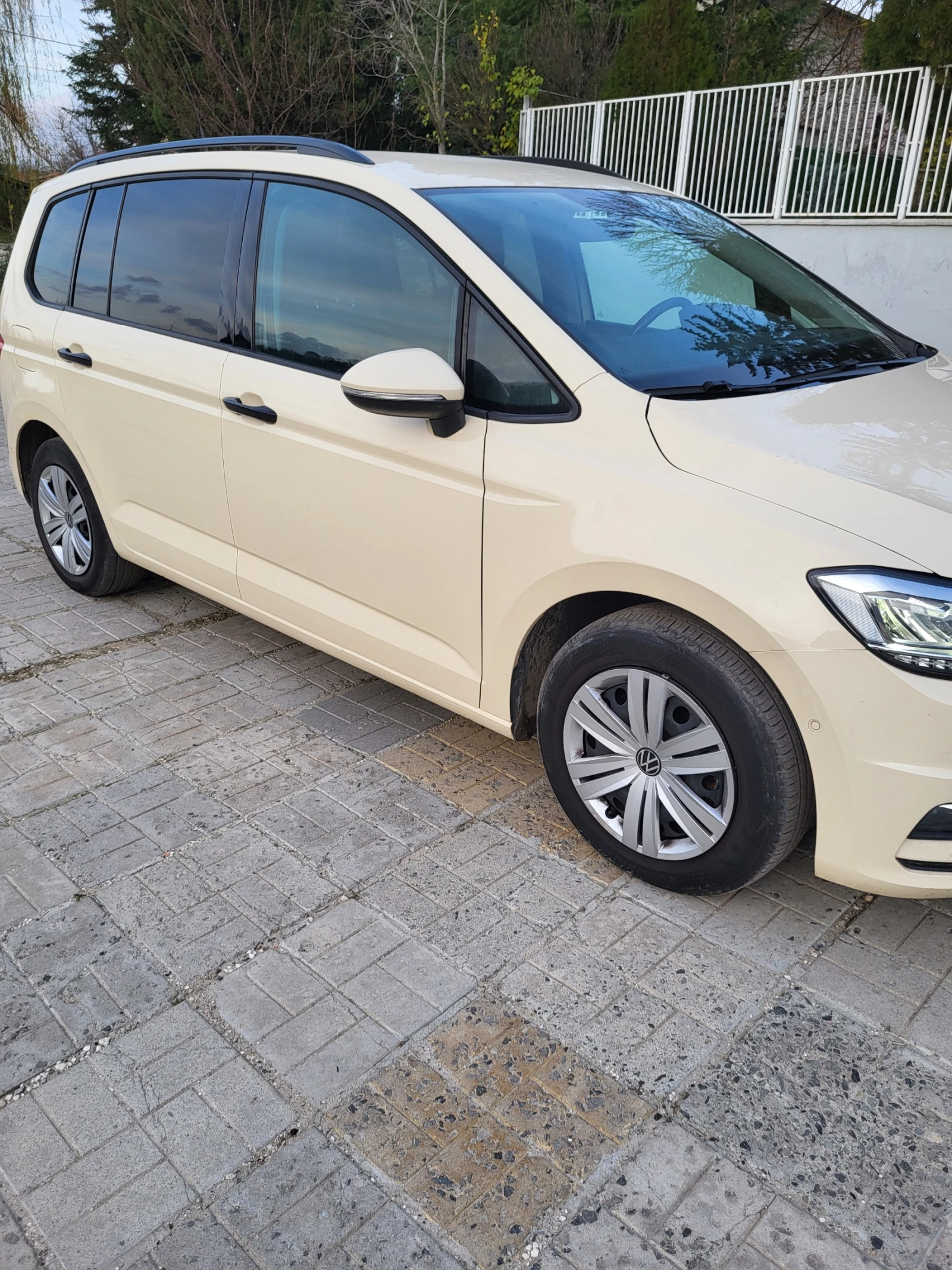 VW Touran 2.0 TDI  - изображение 3