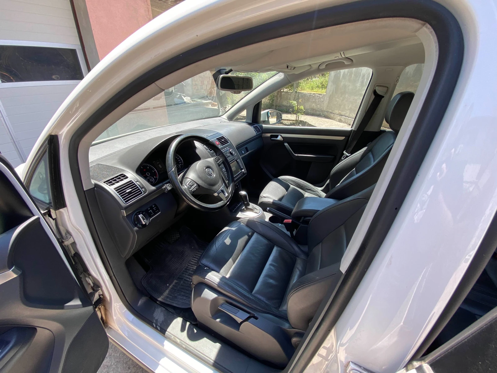 VW Touran, снимка 7 - Автомобили и джипове - 53760004