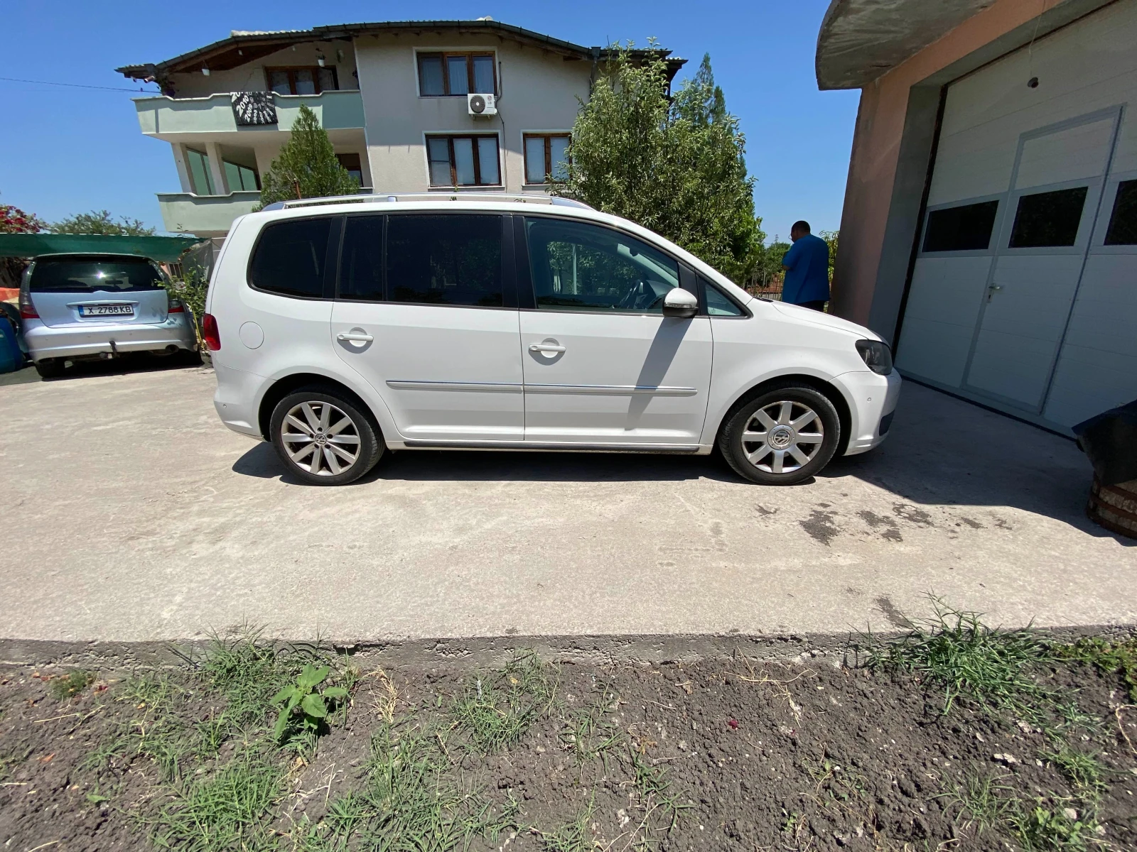 VW Touran, снимка 6 - Автомобили и джипове - 53760004
