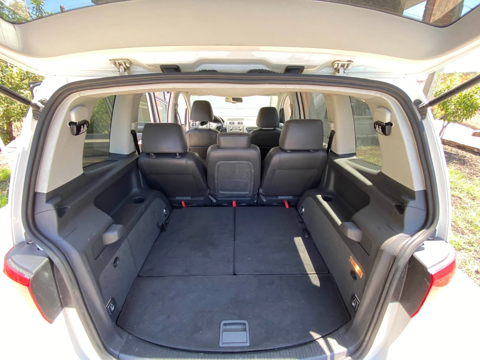 VW Touran, снимка 14 - Автомобили и джипове - 53760004