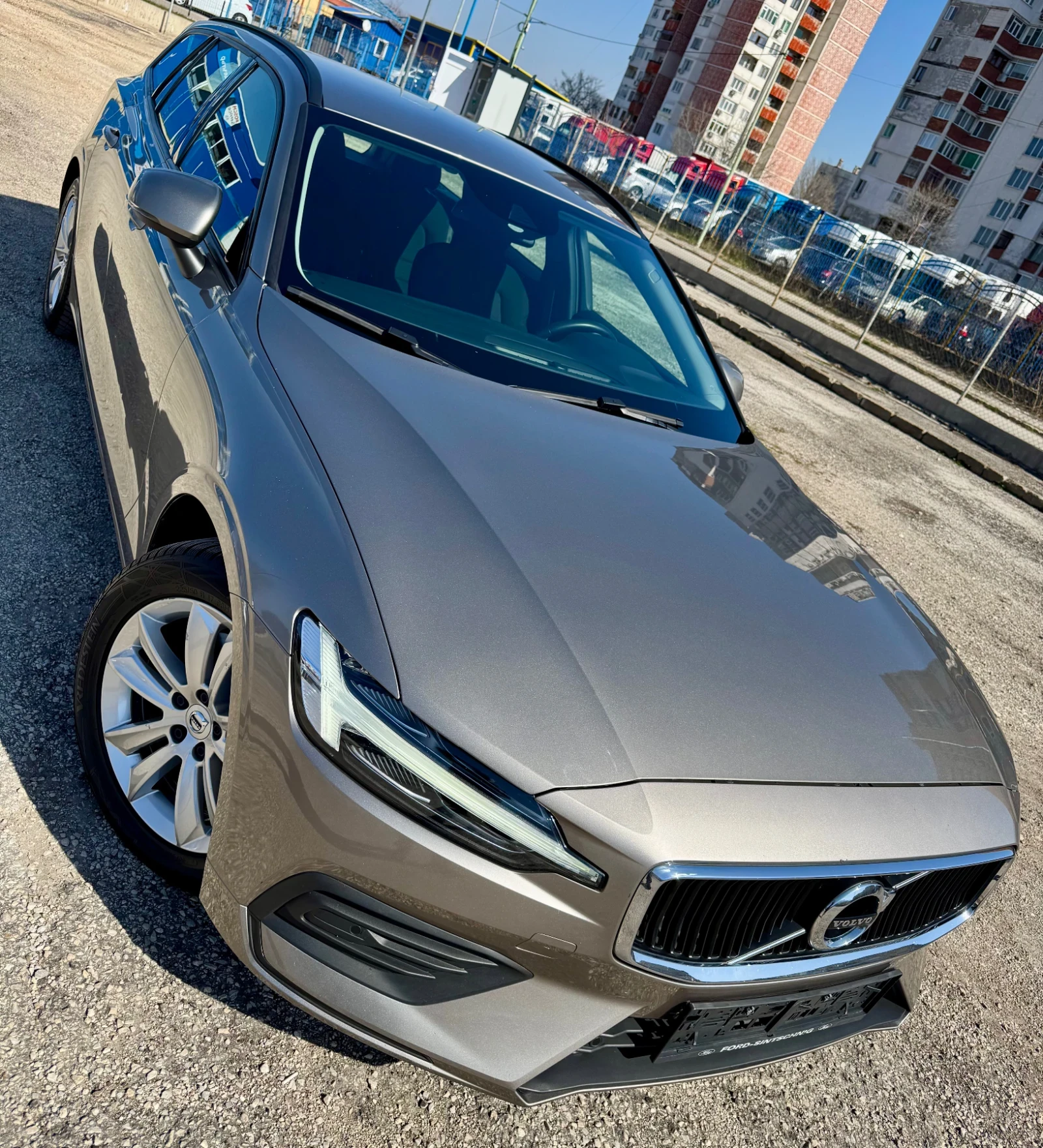 Volvo V60 2.0 B4 197kc MH, снимка 6 - Автомобили и джипове - 53898472