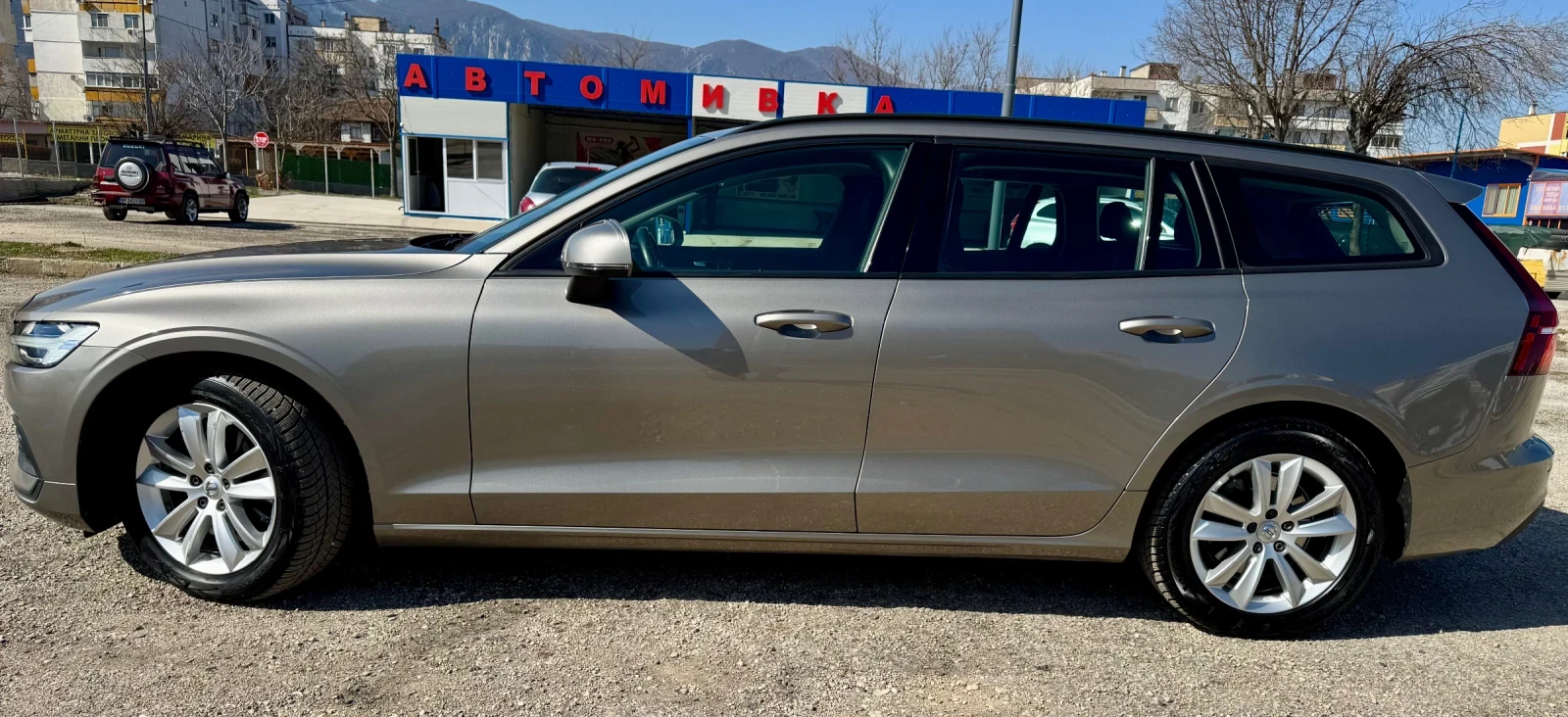 Volvo V60 2.0 B4 197kc MH, снимка 2 - Автомобили и джипове - 53898472