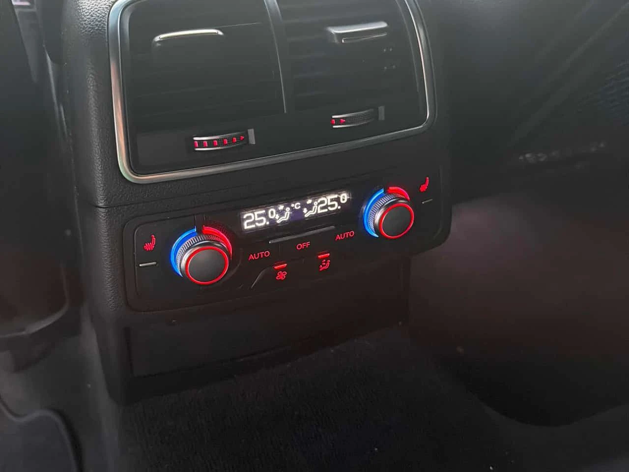 Audi A7 * Technik* CARFAX * Дистроник * Хед-ъп * Обдухване, снимка 10 - Автомобили и джипове - 54013661