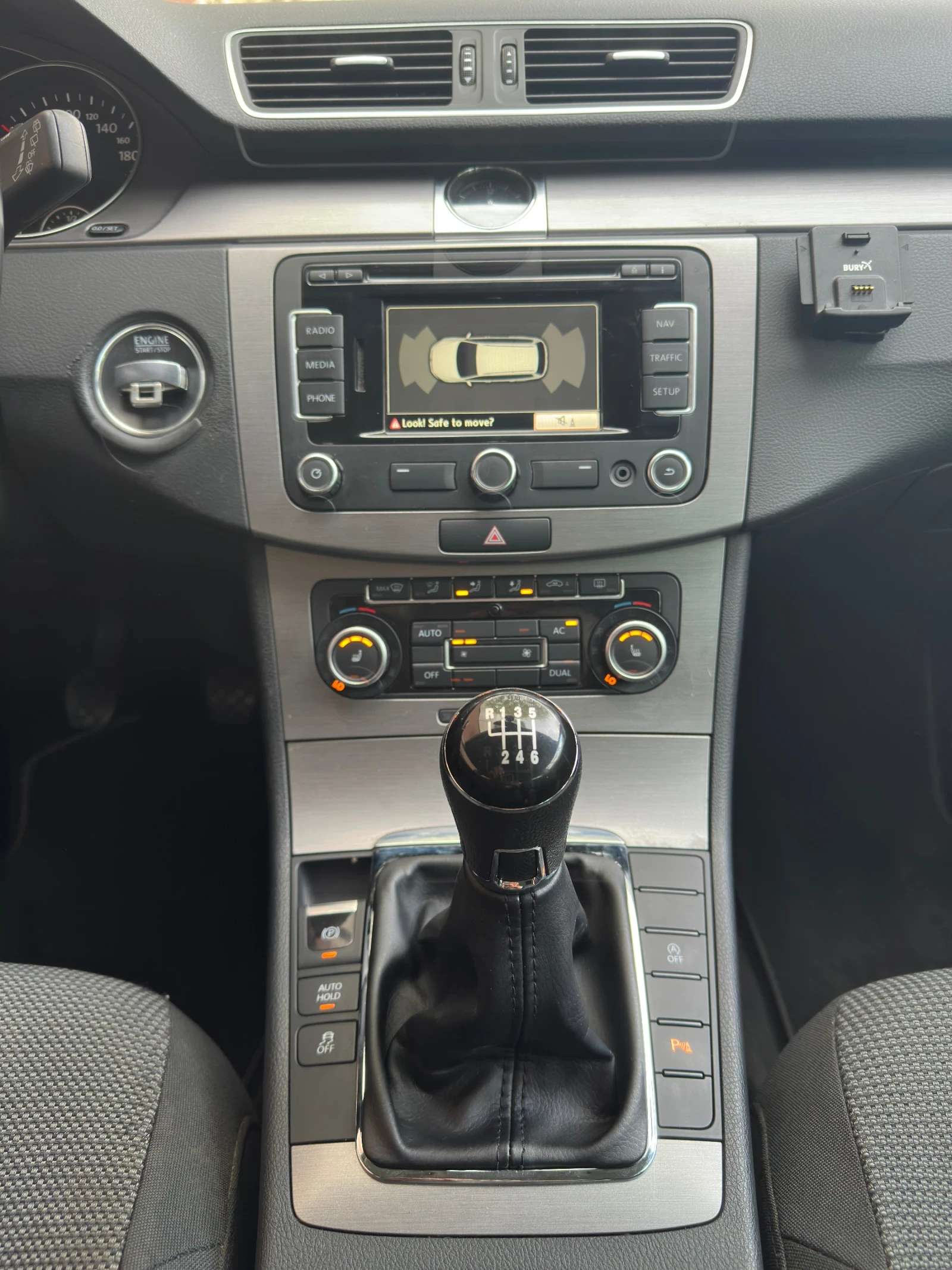 VW Passat 2.0TDI Bi-XENON/Подгреви/Автопилот/Климатроник, снимка 11 - Автомобили и джипове - 54878838
