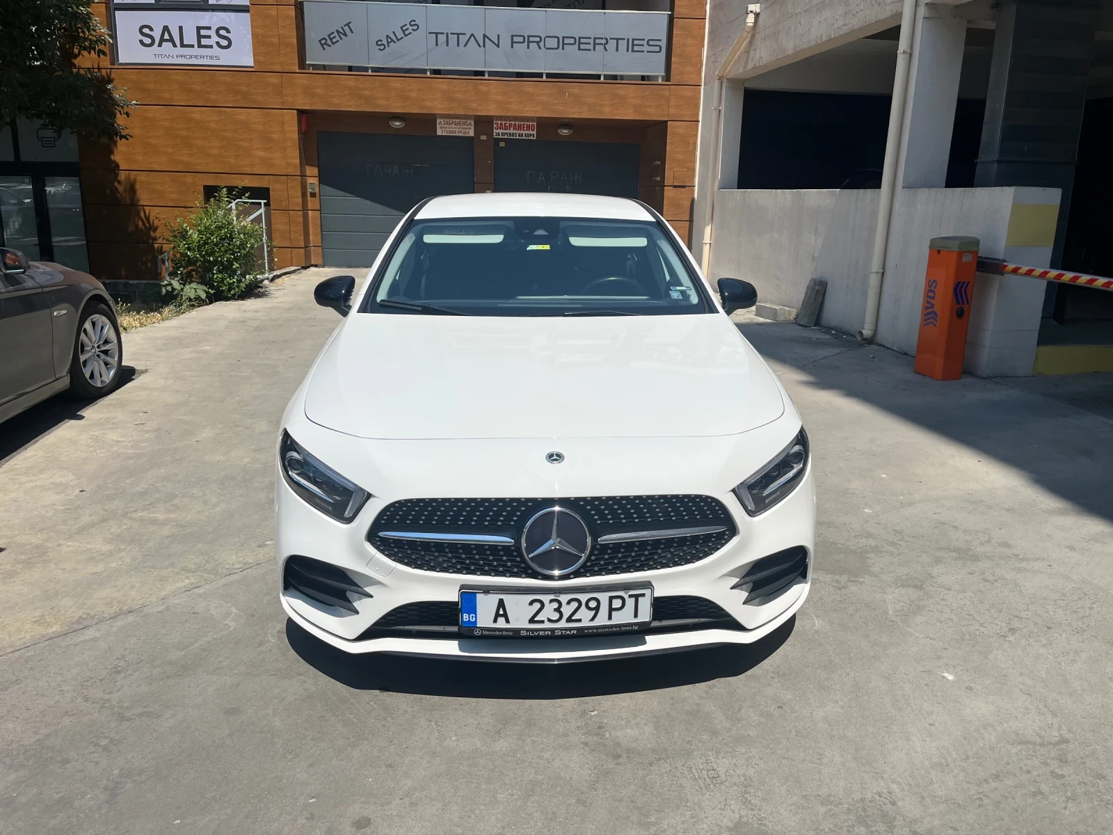 Mercedes-Benz A 180 AMG LINE , снимка 2 - Автомобили и джипове - 55152348