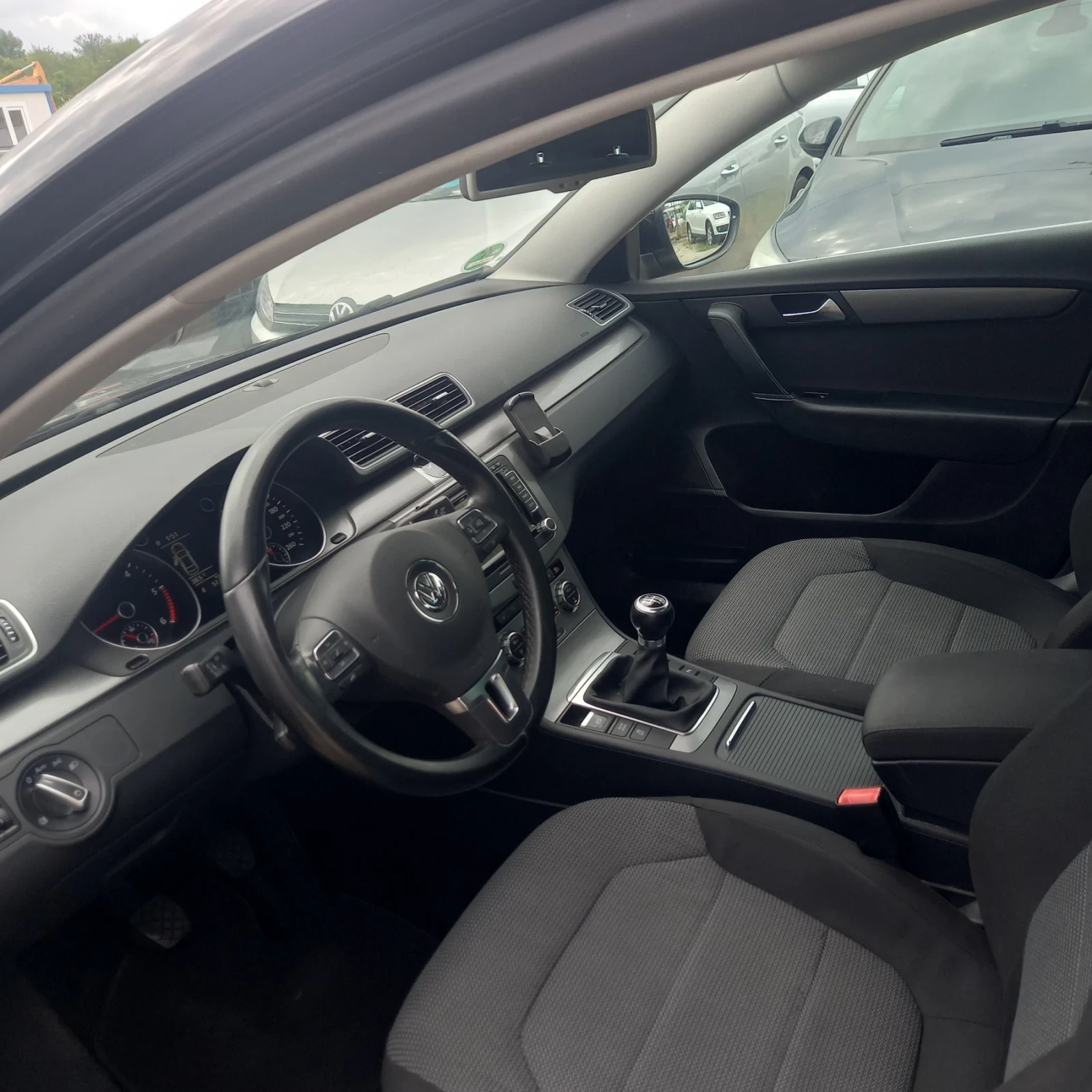VW Passat 20.тди, навигация камера подгрев., снимка 13 - Автомобили и джипове - 55176828
