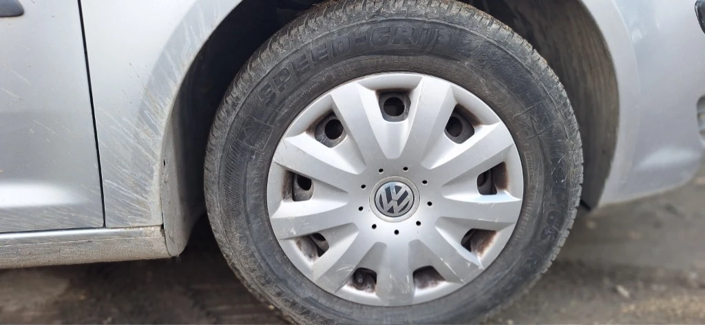 VW Touran, снимка 3 - Автомобили и джипове - 55391376