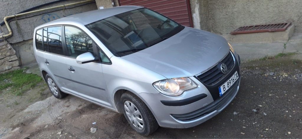 VW Touran, снимка 4 - Автомобили и джипове - 55391376