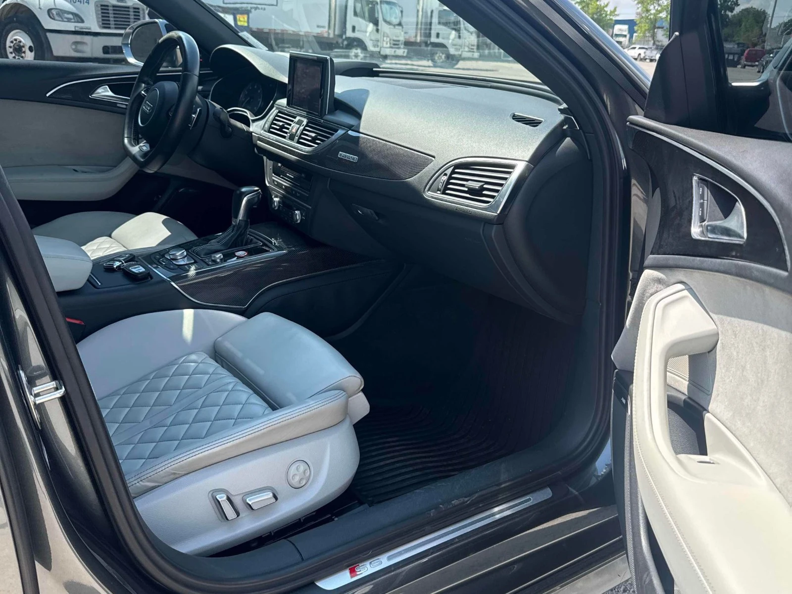 Audi S6 ЦЕНА ДО БЪЛГАРИЯ РЕГИСТРАЦИЯ & АВТОКРЕДИТ, снимка 11 - Автомобили и джипове - 55604825