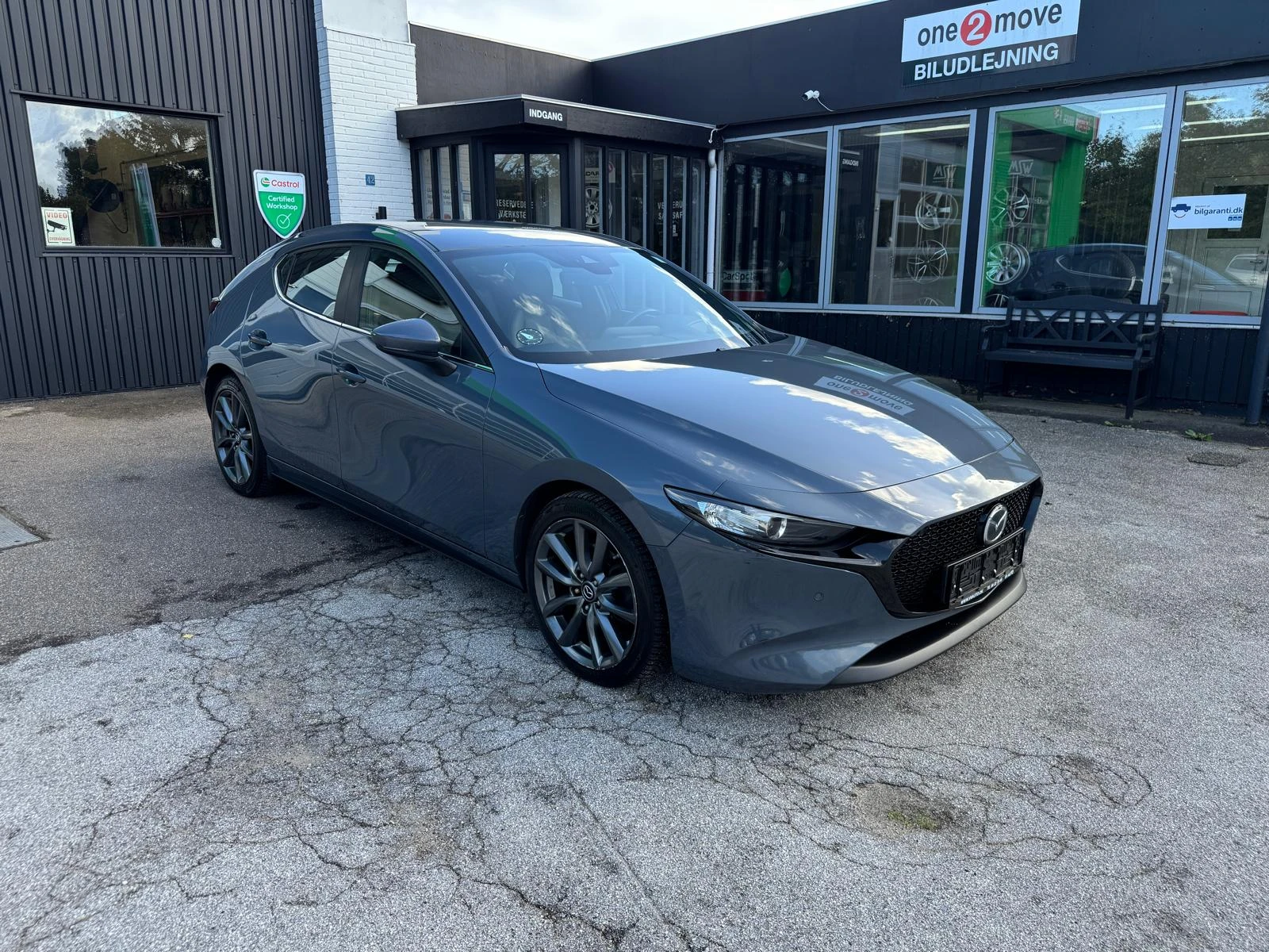 Mazda 3 1, 8 SkyActiv.D 116 Cosmo aut. Headup, BOSE, кожа, снимка 2 - Автомобили и джипове - 55961831