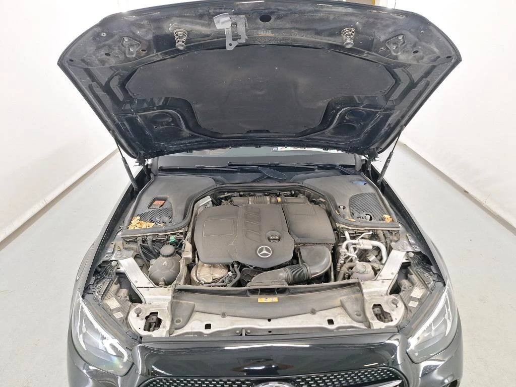 Mercedes-Benz E 300 Navi KeylessGo Leather LED , снимка 8 - Автомобили и джипове - 56163388