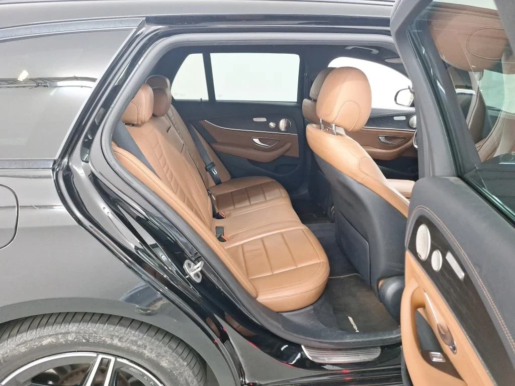 Mercedes-Benz E 300 Navi KeylessGo Leather LED , снимка 7 - Автомобили и джипове - 56163388