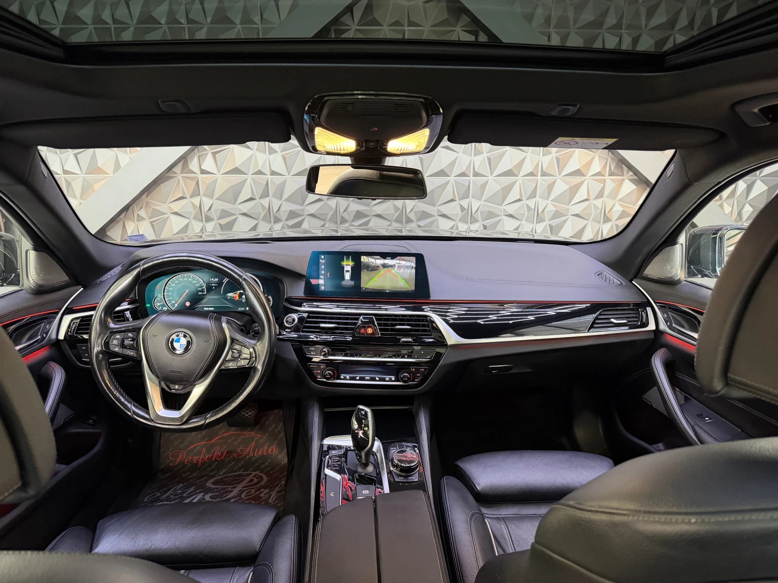 BMW 540 d xDrive* FULL ЕКС* HARMAN/KARDON* HEAD UP* КАМЕРА, снимка 7 - Автомобили и джипове - 56250999