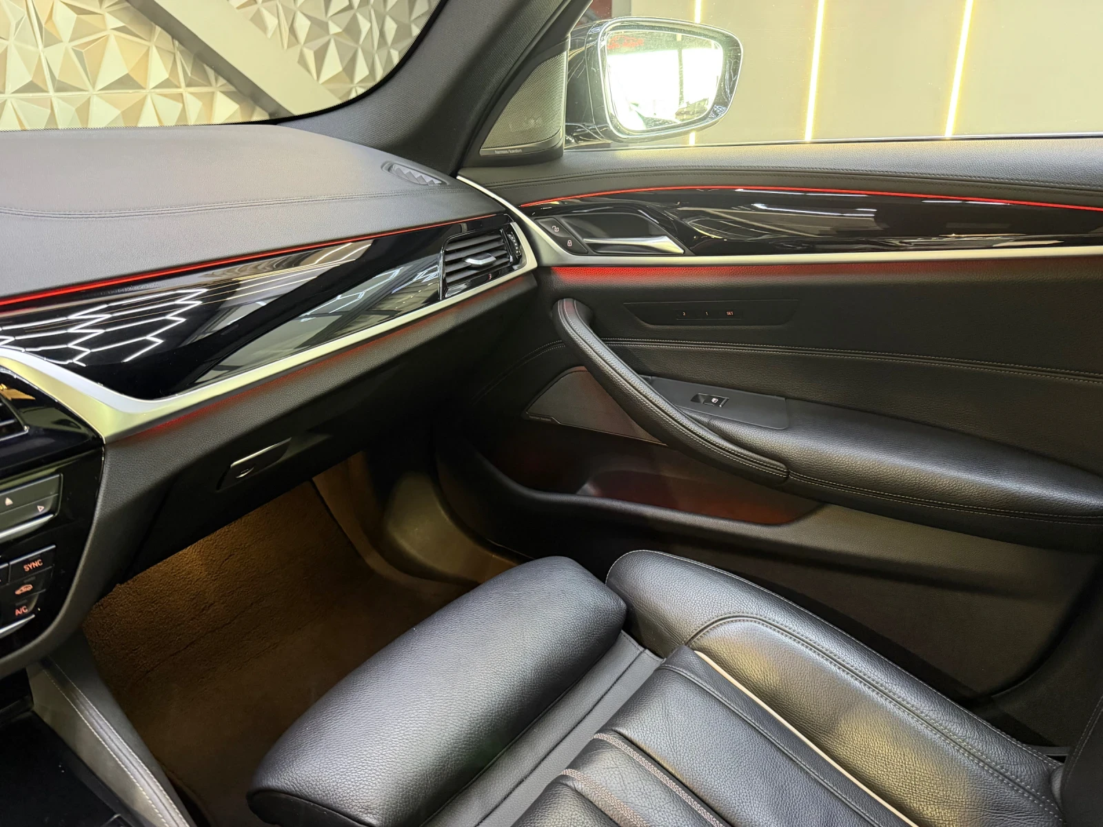 BMW 540 d xDrive* FULL ЕКС* HARMAN/KARDON* HEAD UP* КАМЕРА, снимка 10 - Автомобили и джипове - 56250999