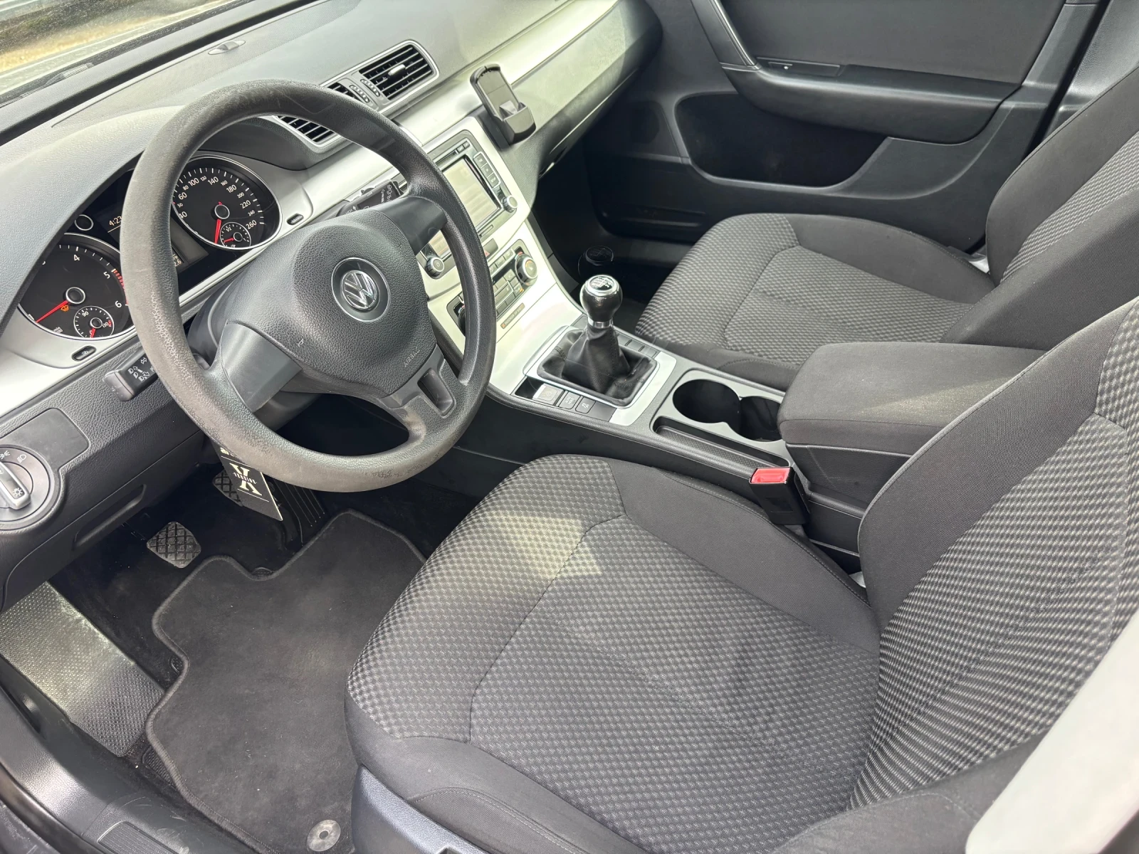 VW Passat 2.0 TDI 140кс, снимка 14 - Автомобили и джипове - 56394454