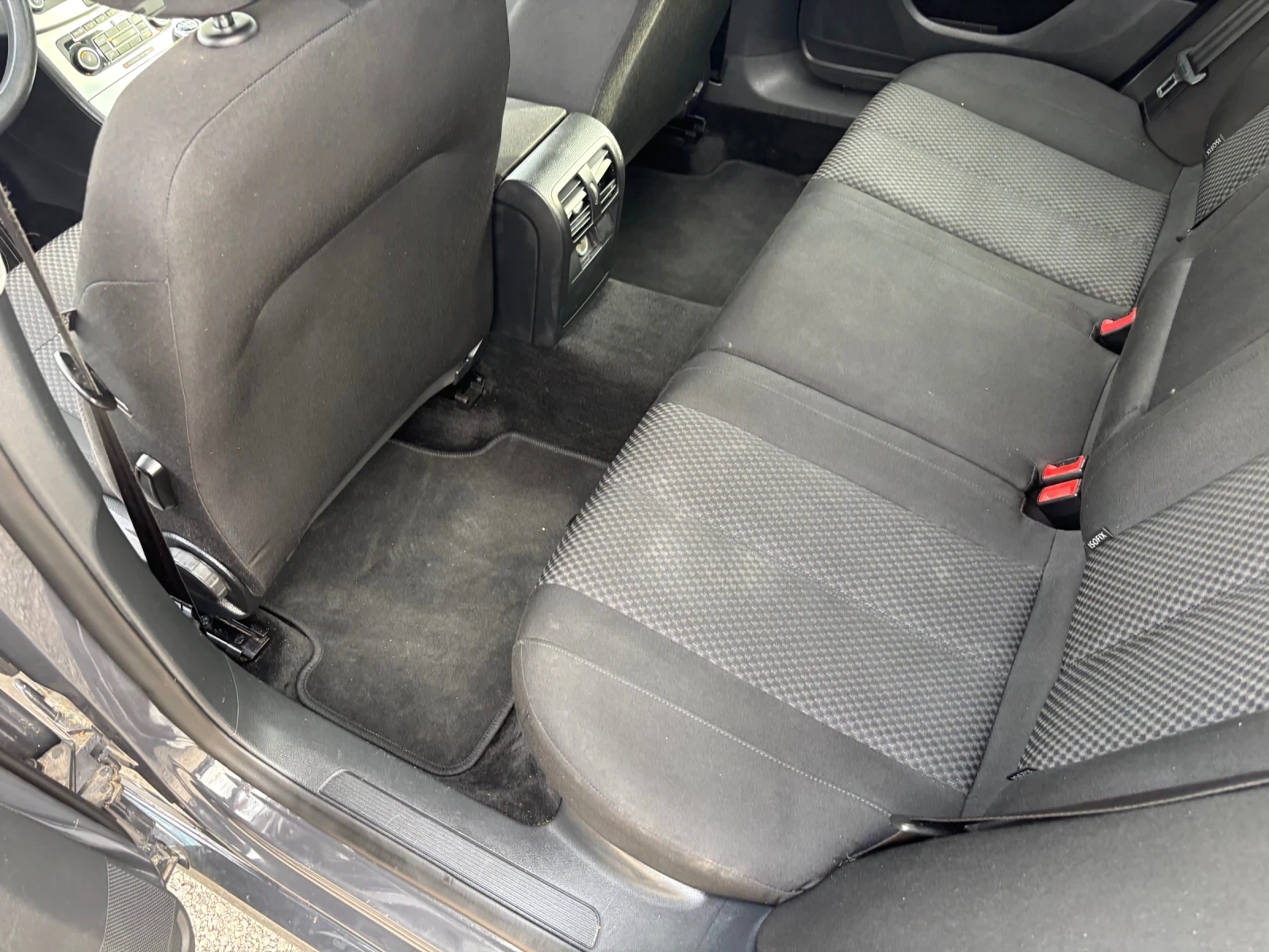 VW Passat 2.0 TDI 140кс, снимка 15 - Автомобили и джипове - 56394454