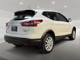 Nissan Qashqai * AWD CVT * CARFAX * ОПЦИЯ ЗА ФИНАНСИРАНЕ, снимка 3