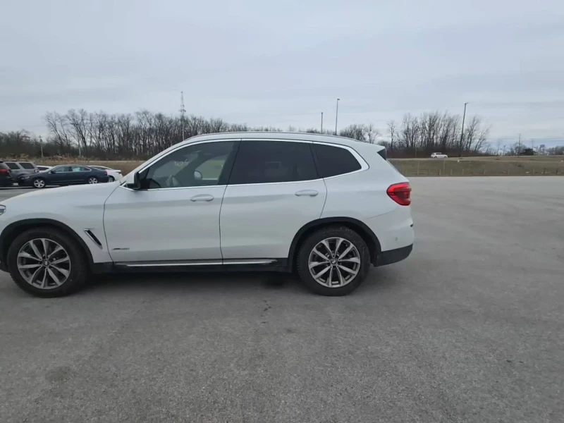 BMW X3 2018* Kамера* Headup* Подгреви* Carplay* Дистроник, снимка 2 - Автомобили и джипове - 49158815