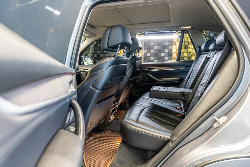 BMW X5 35i xDrive, снимка 16 - Автомобили и джипове - 51524693