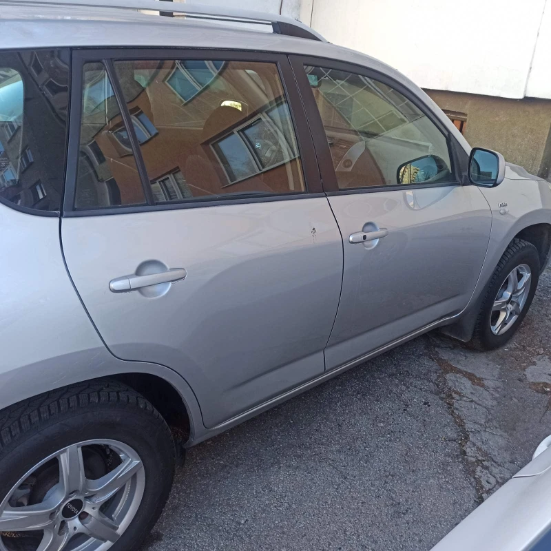 Toyota Rav4, снимка 10 - Автомобили и джипове - 52773919