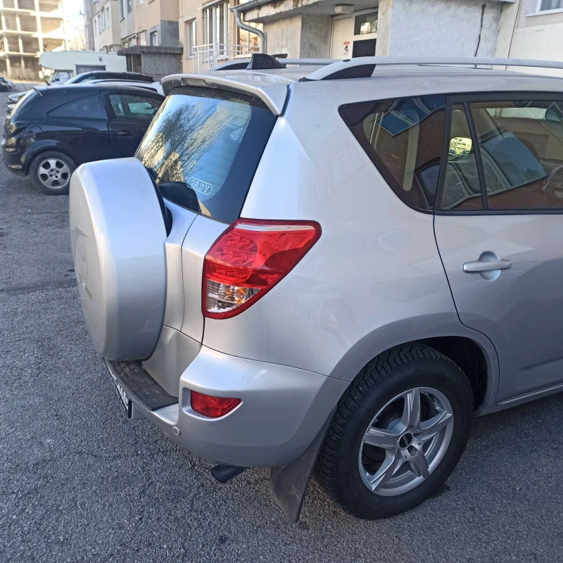 Toyota Rav4, снимка 11 - Автомобили и джипове - 52773919