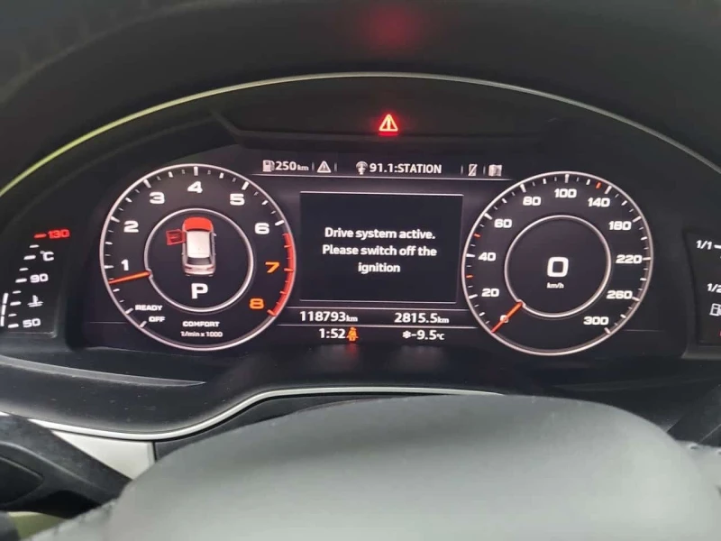 Audi Q7 * PREMIUM PLUS * CARFAX * ОБДУХВАНЕ* ПАНОРАМА* , снимка 10 - Автомобили и джипове - 53511578