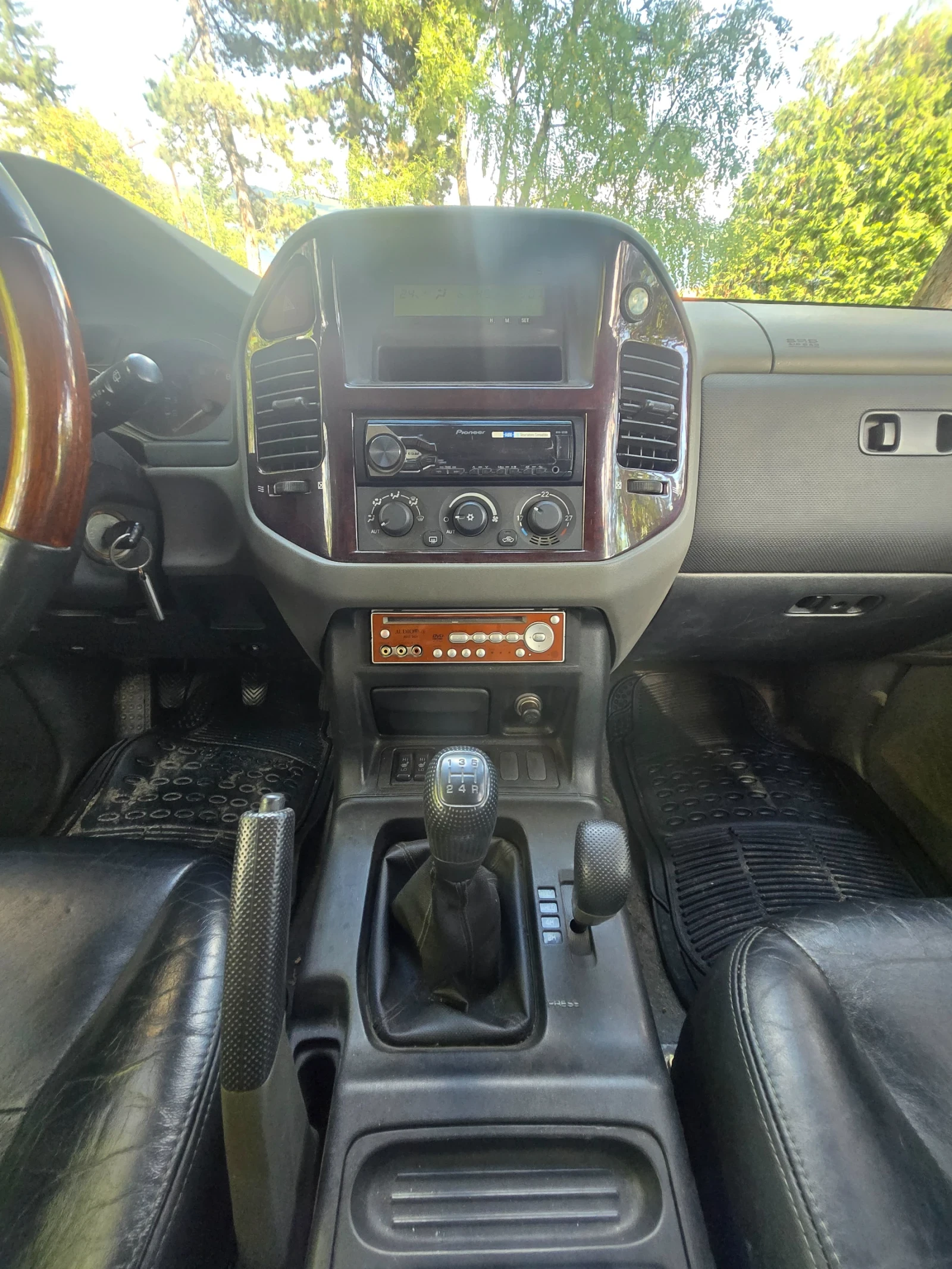 Mitsubishi Pajero Повдигнат, окачване, бронии, осветление и други  - изображение 10